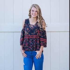 Meet your Posher, Cassie